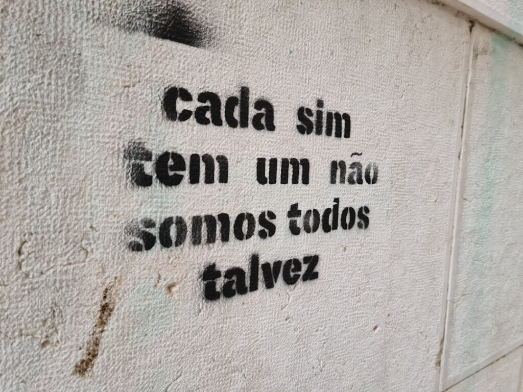 comparação Fable 5 e Opus 4.8 - Como cada IA responde ao mesmo prompt?