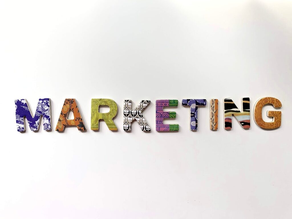 Tabela comparativa: Métodos tradicionais vs uso do GPT-4 na criação de campanhas marketing - imagem editorial 2