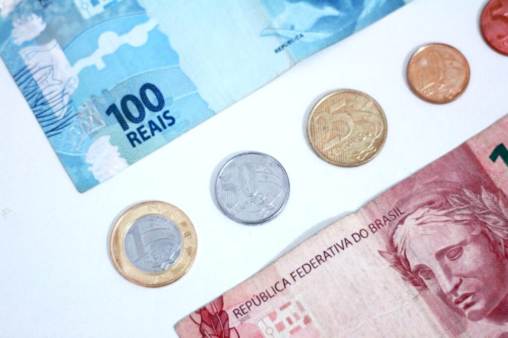Tabela comparativa: Modelos tradicionais x Integração GPT-4 x Ferramentas híbridas - imagem editorial 2