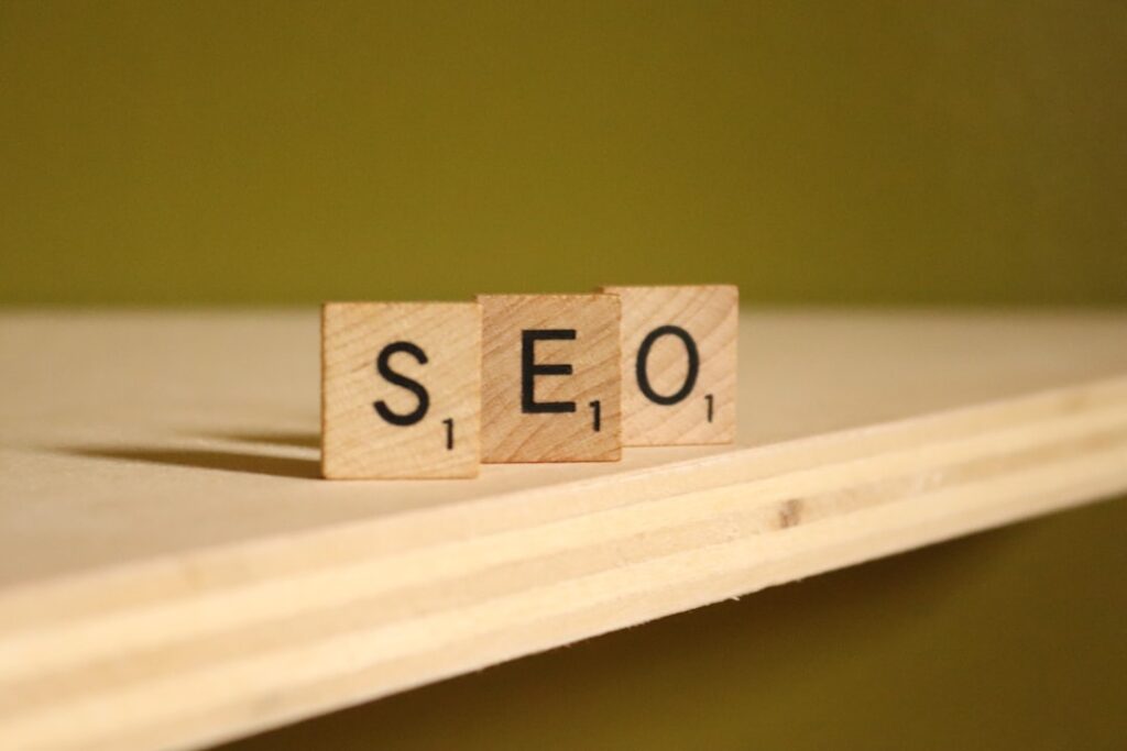Tabela Comparativa: Ferramentas e Abordagens para Otimização SEO no Google Ads - imagem editorial 2